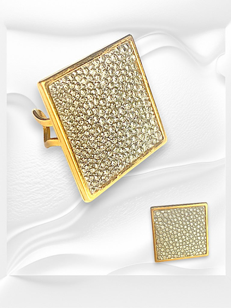Bague carrée en cuir de Galuchat "STYLE"