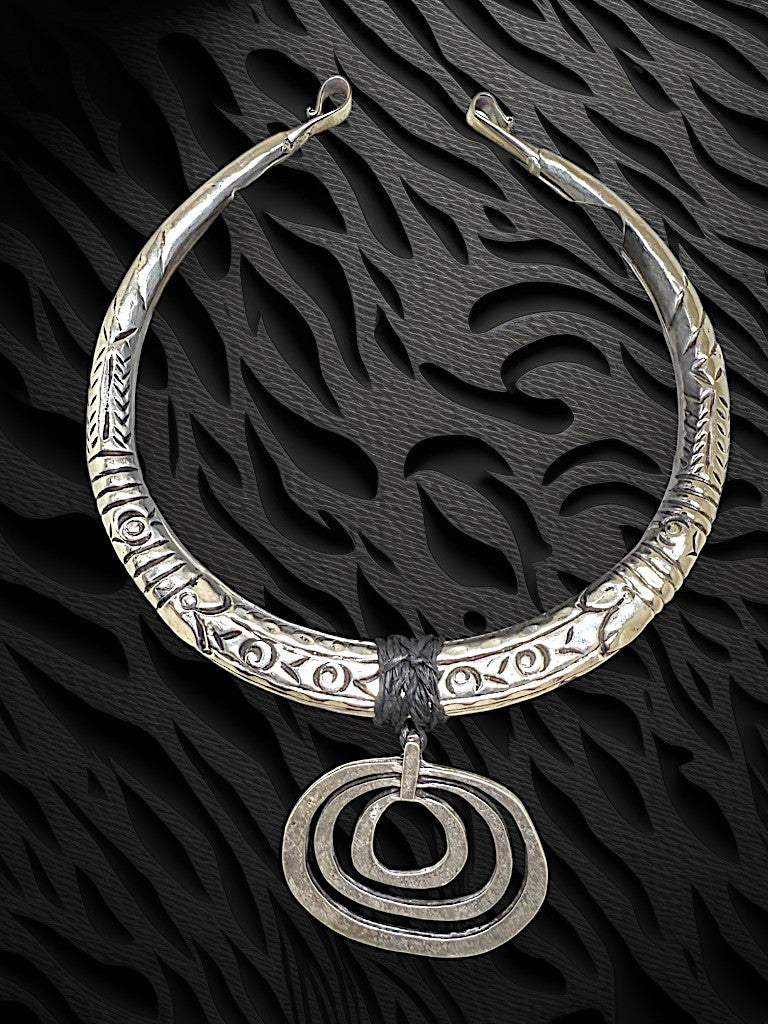 Collier “Échos Ancestraux”
