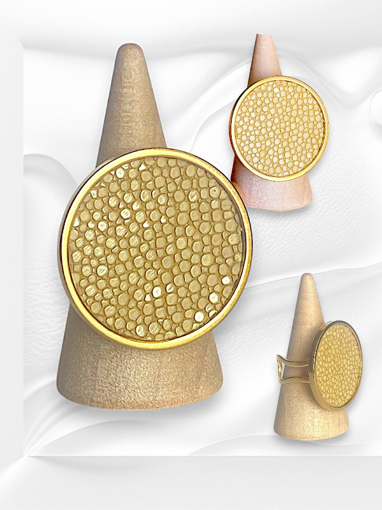 Bague ronde en cuir de Galuchat "MIMI 28"