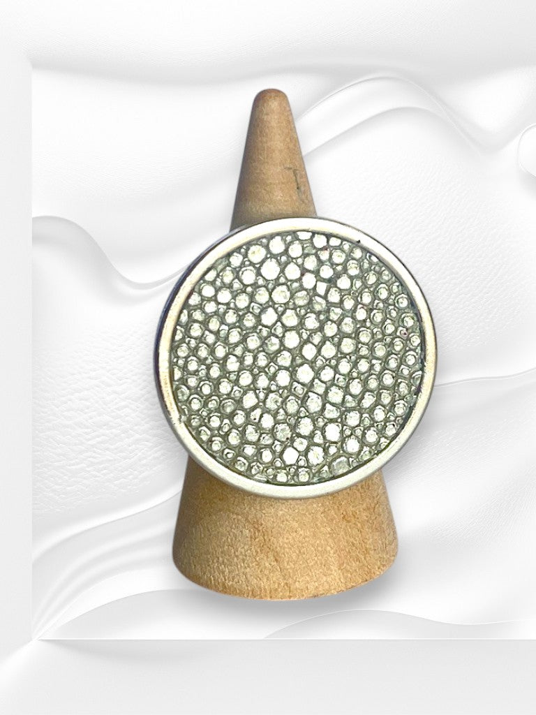 Bague ronde en cuir de Galuchat "MIMI 28"
