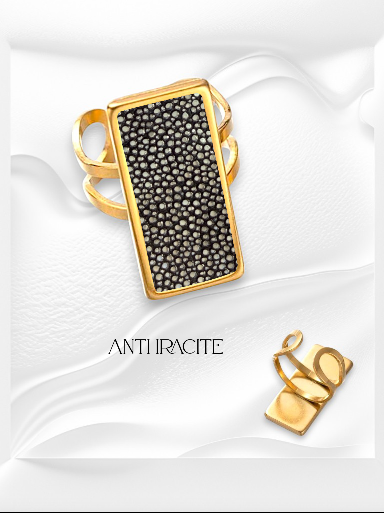 Bague rectangulaire en cuir de Galuchat "Séraphine"
