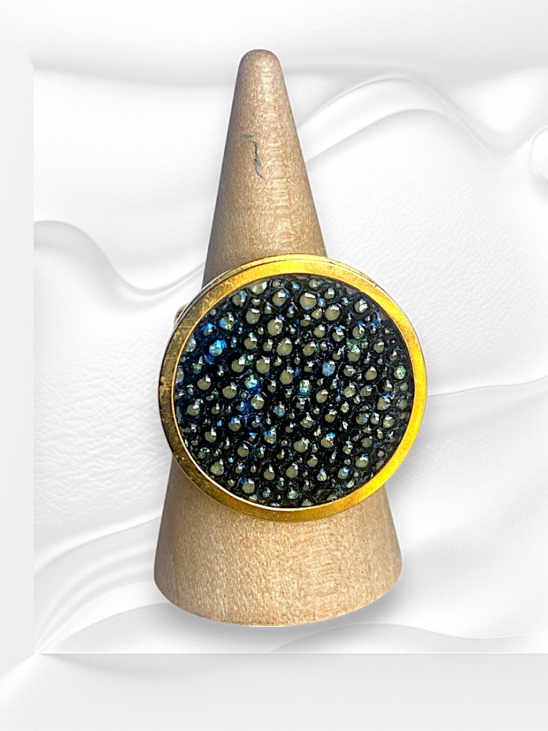 Bague ronde en cuir de Galuchat "MIMI 28"