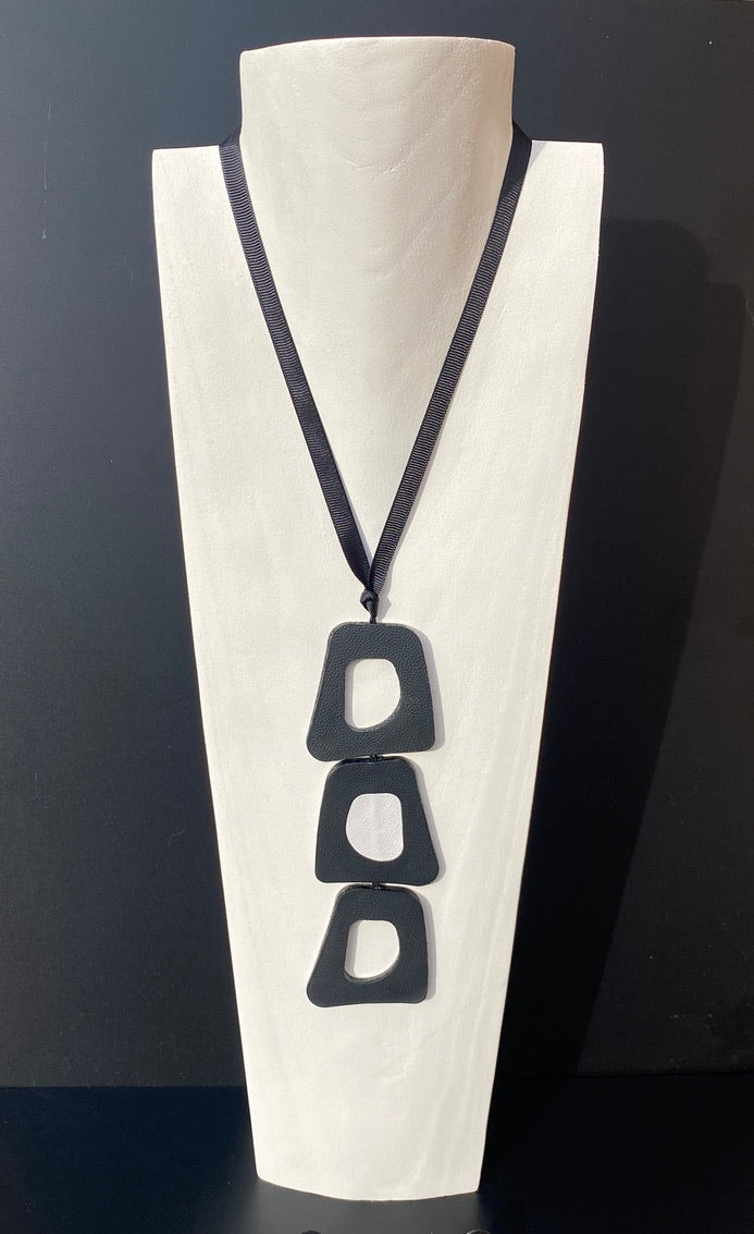 Collier - TRIADE